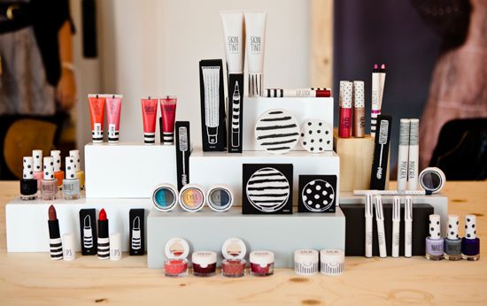 Makeup Packaging: Unveiling the Significance of Consumer Cosmetic Products